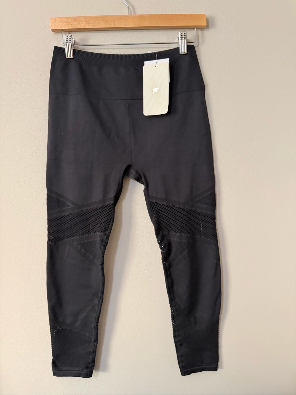 Fabletics Black Seamless High Rise Mesh Leggings Women’s Size Medium Athletic